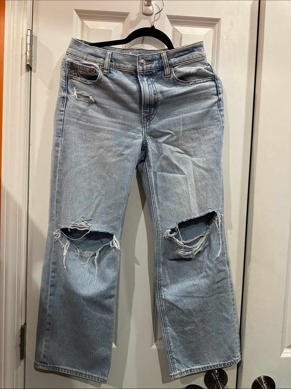 NWOT American Eagle Outfitters Light Blue Ripped Straight Leg Jeans size 0 - Picture 6 of 9